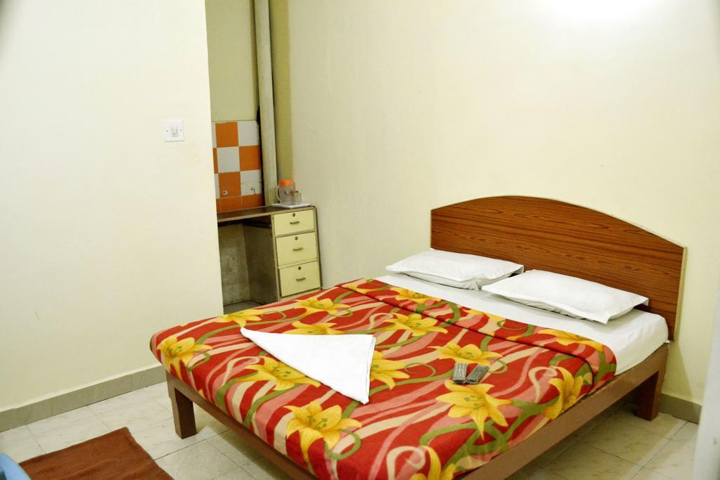 Galaxy Comforts Hotell Mysore Exteriör bild