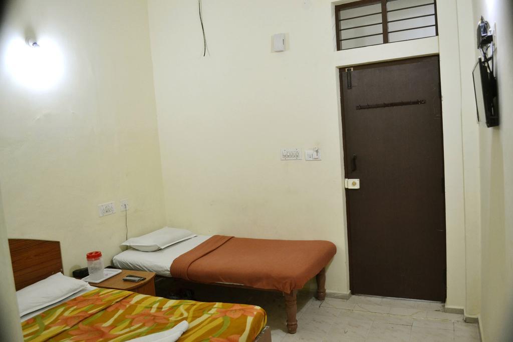 Galaxy Comforts Hotell Mysore Exteriör bild