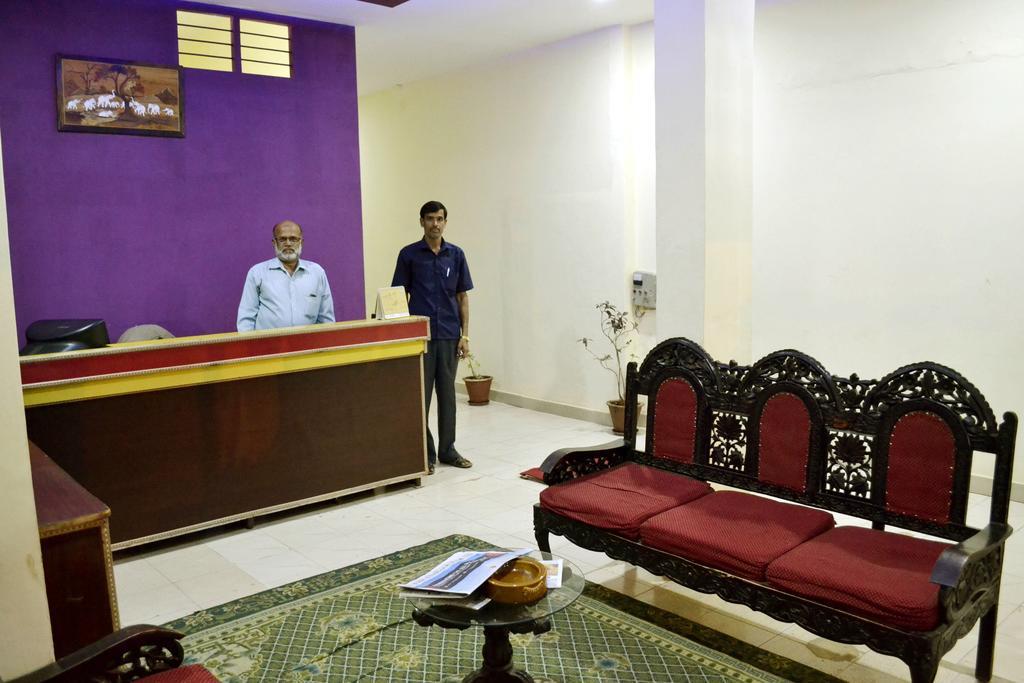 Galaxy Comforts Hotell Mysore Exteriör bild