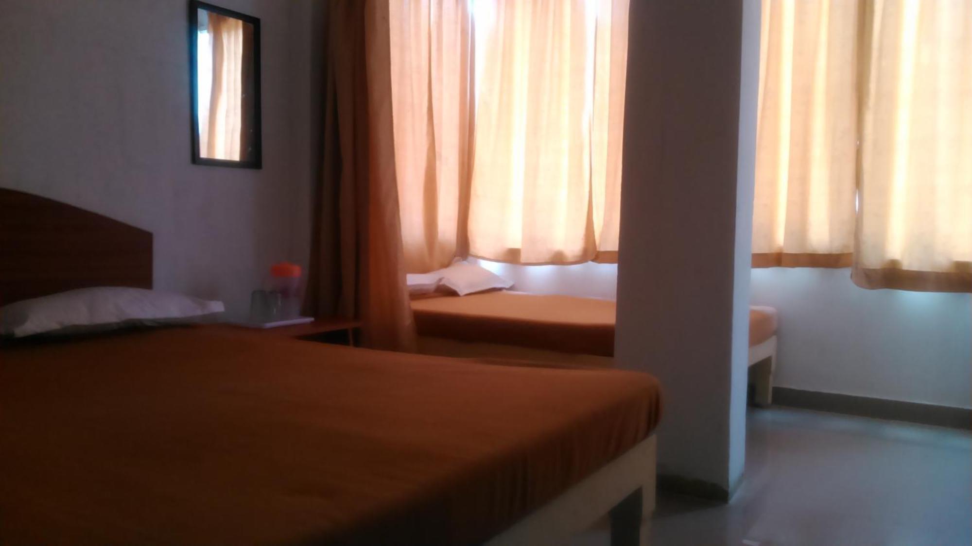 Galaxy Comforts Hotell Mysore Exteriör bild